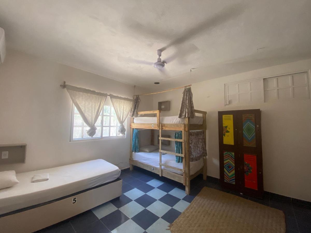 Barco Verde Hostel Isla Holbox Екстер'єр фото