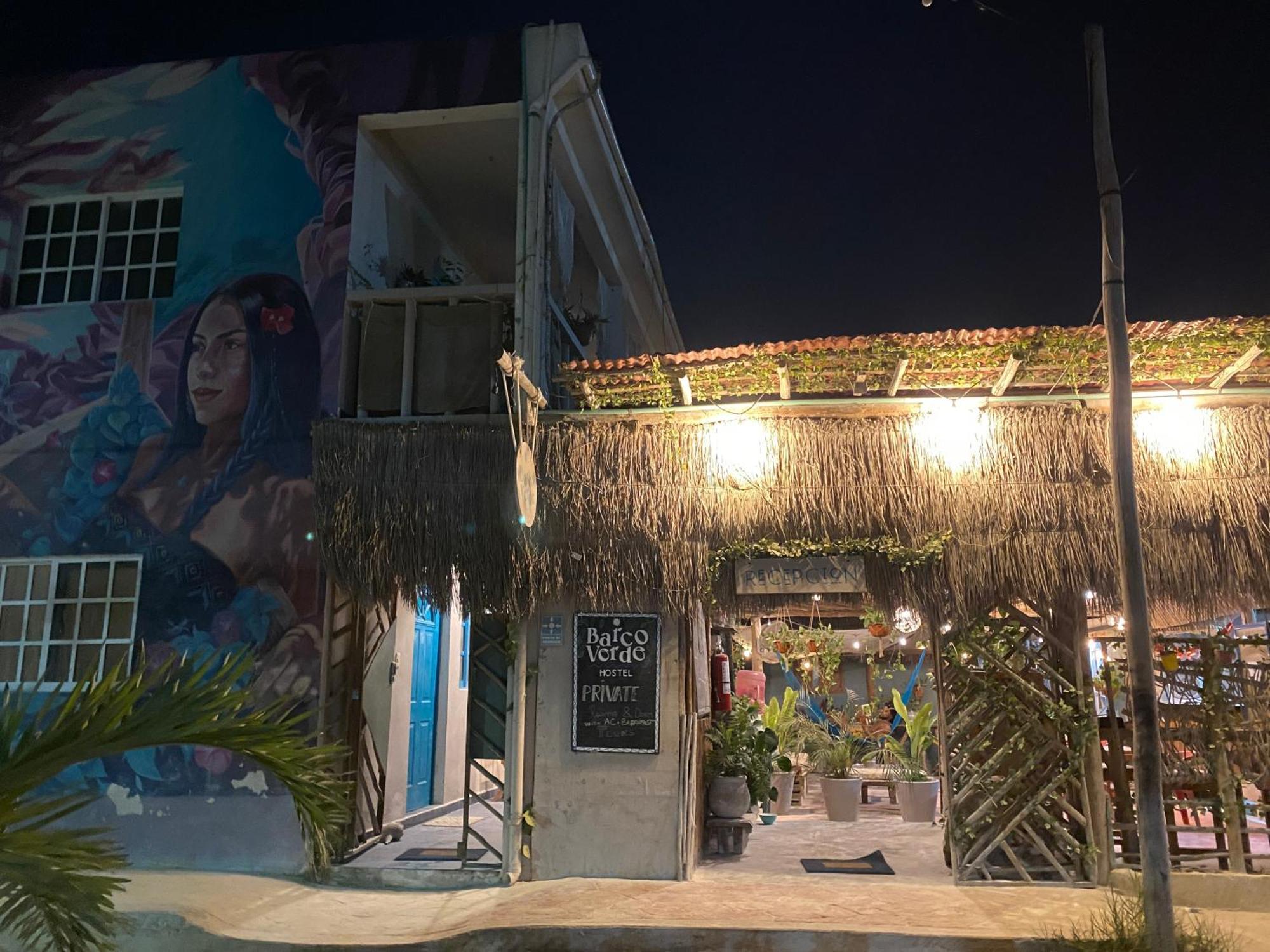 Barco Verde Hostel Isla Holbox Екстер'єр фото